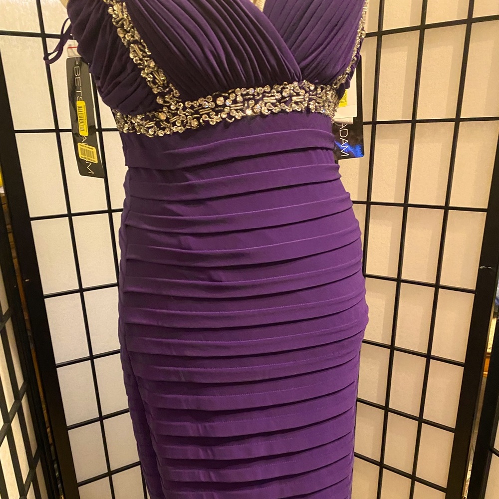 NEW NEVER WORN BETSY ADAM Cocktail Dress Beaded in Royal Purple.Classy&Sassy